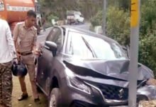 Photo of सोलन मे कैदी को गाड़ी में लेकर लौट रहे थे पुलिस वाले…रास्ते में हो गया भयानक हादसा, सड़क किनारे बैठी महिला की गई जान