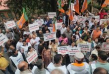 Photo of प्रधानमंत्री आवास के बाहर कांग्रेस का प्रदर्शन लोकतांत्रिक मर्यादाओं, संवैधानिक व्यवस्था और राष्ट्रीय सुरक्षा पर हमला : बलबीर वर्मा