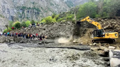 Photo of भूस्खलन से 100 से ज्यादा सड़कें बंद, 28 जुलाई तक भारी बारिश का अलर्ट