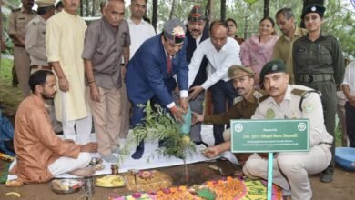 Photo of पौधरोपण के साथ-साथ पौधों की नियमित देखभाल एवं संरक्षण आवश्यक – डॉ. शांडिल