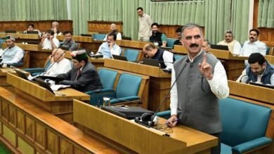 Photo of 2 अक्तूबर से दो लाख परिवारों को 1500 रुपए और 300 यूनिट बिजली, CM ने सदन में किया ऐलान