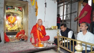 Photo of उपमुख्यमंत्री मुकेश अग्निहोत्री ने चामुंडा मंदिर में की पूजा-अर्चना