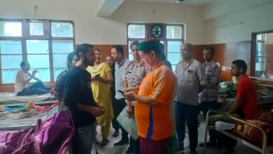 Photo of सुबह-सुबह जनसमस्याओं के समाधान को मैदान में उतरे केवल सिंह पठानिया