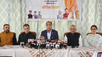 Photo of हिमाचल में लोकतंत्र नहीं, प्रतिशोध का शासन चल रहा है; विपक्ष की आवाज़ दबाने के लिए प्रशासन का दुरुपयोग कर रही कांग्रेस सरकार : जयराम ठाकुर