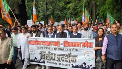 Photo of हिमाचल में प्रतिशोध की राजनीति के खिलाफ भाजपा का बिगुल, जयराम ठाकुर एवं डॉ राजीव बिंदल के नेतृत्व में शिमला में विशाल प्रदर्शन