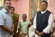 Photo of *डॉ. बिन्दल ने संगठन महामंत्री सिद्धार्थन जी के पिता श्री नारायणन के निधन पर केरल के पालघाट पहुंचकर शोक व्यक्त किया*