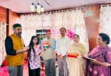 Photo of NEET में सफलता हासिल करने वाले शिमला जिला के प्रतिभाशाली विद्यार्थियों का सम्मान, YWCA माल रोड में सखी सहेली समूह ने किया प्रतिभा सम्मान समारोह