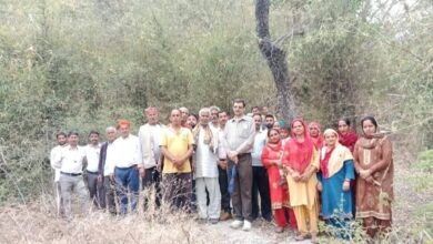 Photo of नालों का गंदा पानी पीने को मजबूर ग्रामीण, विभाग की वादाखिलाफी पर फूटा गुस्सा: बद्दी XEN ऑफिस का घेराव करने की तैयारी में दून की चडियार पंचायत