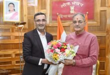 Photo of बागवानों को अपराधी की तरह नोटिस देकर कटघरे में खड़ा कर रही कांग्रेस सरकार, 100 बोरी से अधिक सेब देने वालों की जांच का तुगलकी फरमान तुरंत वापस हो : चेतन बरागटा