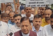 Photo of नाहन की स्वास्थ्य व्यवस्था बदहाल, केंद्र से मिले ₹260 करोड़ के बावजूद 500 बेड के अस्पताल का निर्माण ठप; जनता के स्वास्थ्य से खिलवाड़ कर रही कांग्रेस सरकार : डॉ. राजीव बिंदल