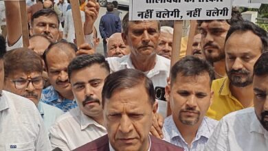 Photo of नाहन की स्वास्थ्य व्यवस्था बदहाल, केंद्र से मिले ₹260 करोड़ के बावजूद 500 बेड के अस्पताल का निर्माण ठप; जनता के स्वास्थ्य से खिलवाड़ कर रही कांग्रेस सरकार : डॉ. राजीव बिंदल