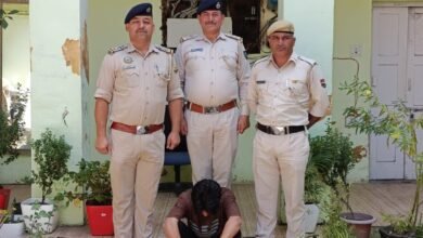 Photo of सोलन में शराब के नशे में युवकों में खूनी झड़प, चाकू से हमला करने वाला आरोपी गिरफ्तार