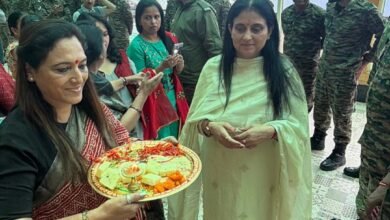 Photo of फौजी भाइयों की कलाई पर महिला मोर्चा ने बांधी राखी, ARTRAC शिमला में मनाया रक्षाबंधन का पर्व : डेजी ठाकुर