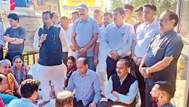 Photo of सरकार बदलते ही बदले की भावना से दर्ज मामले रद्द होंगे, घुमारवीं पहुंचे जयराम ठाकुर का दावा