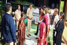 Photo of बेटे-बहू से मिलने पति संग शिमला गई थी पूर्व प्रधान, पीछे से घर में हो गई बड़ी वारदात; फोरेंसिक टीम ने जुटाए साक्ष्य