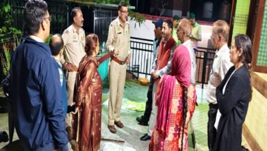 Photo of बेटे-बहू से मिलने पति संग शिमला गई थी पूर्व प्रधान, पीछे से घर में हो गई बड़ी वारदात; फोरेंसिक टीम ने जुटाए साक्ष्य