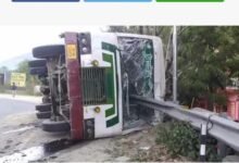 Photo of मनाली से पठानकोट जा रही HRTC बस हादसे का शिकार, 6 यात्री घायल