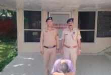 Photo of परवाणू में टैक्सी से 10 ग्राम चिट्टा बरामद, शिमला का 21 वर्षीय युवक गिरफ्तार.