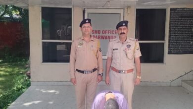 Photo of परवाणू में टैक्सी से 10 ग्राम चिट्टा बरामद, शिमला का 21 वर्षीय युवक गिरफ्तार.